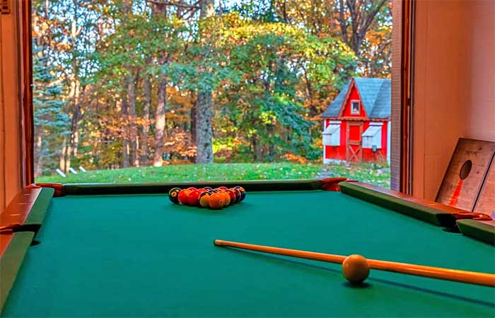 4 Acre Oasis in Barrett Pool Table