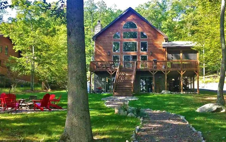 4 Season Lakefront in Fawn Lake exterior and fire pit