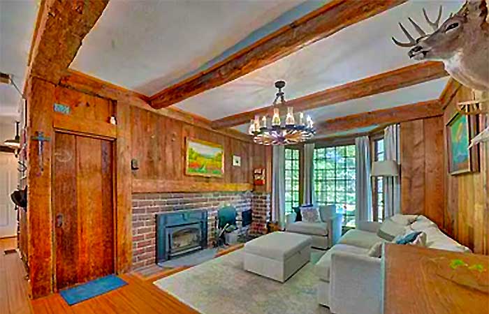 48 Jericho Road Farmhouse Living Room