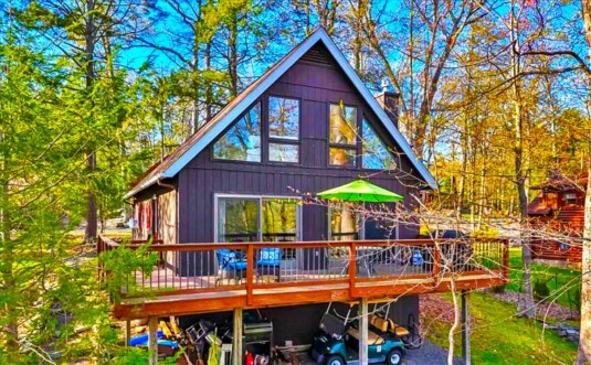 590 Evergreen Drive in Lakeville Exterior