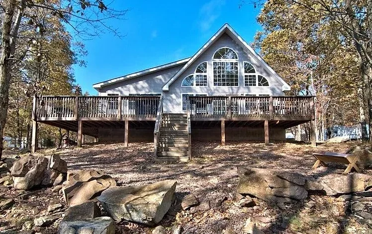 Chickadee Lane Exterior