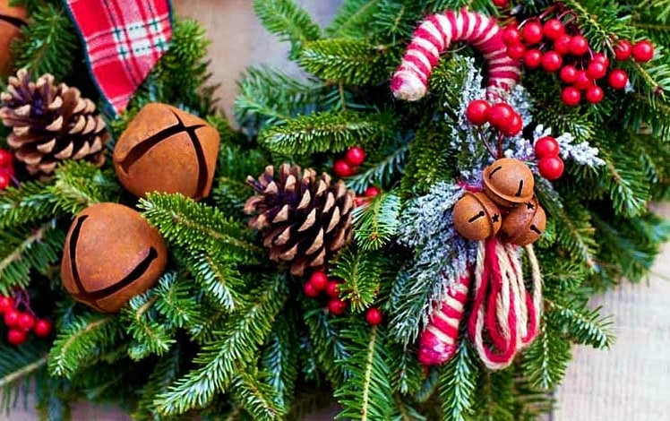 Adams Hardscape and Wreaths closeup of wreath