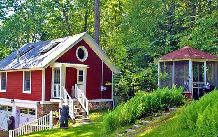 Adirondack Delaware River Cabin exterior