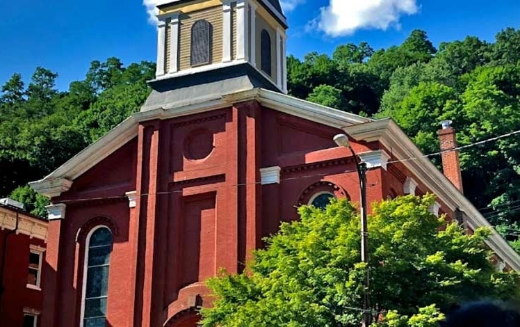 Anita Shapolsky Art Foundation exterior church