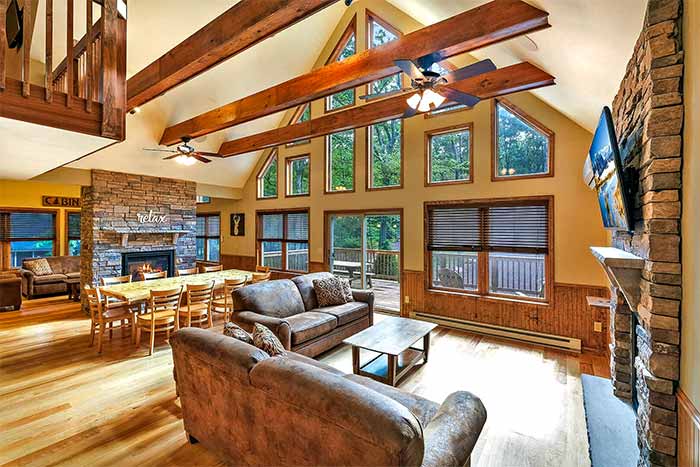 Aspen Group House in Lake Harmony Main Room