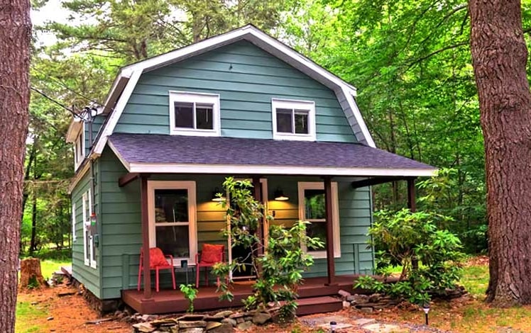 Barn House Cabin exterior