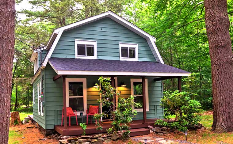 Barn House Cabin exterior