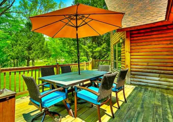 Beaver Mountain Log Home Dining on the Deck