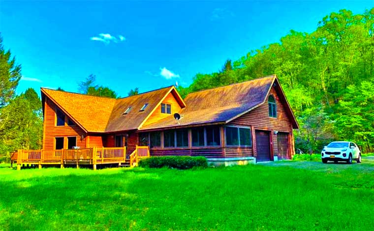 Beaver Mountain Log Home Exterior