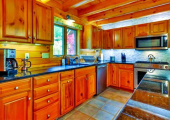 Beaver Mountain Log Home Kitchen