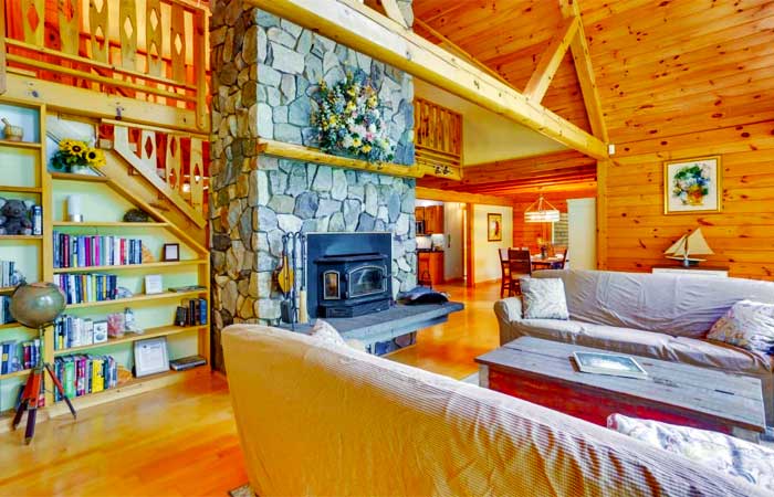 Beaver Mountain Log Home Living Room