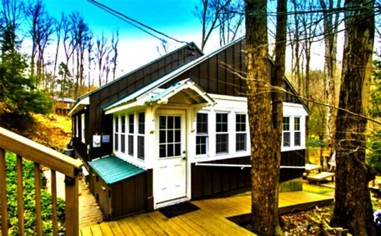 Beechwood Cove Road Cabin Exterior 2