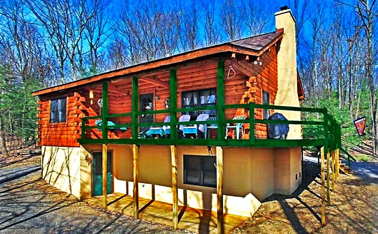 Beltzville Log Cabin Exterior