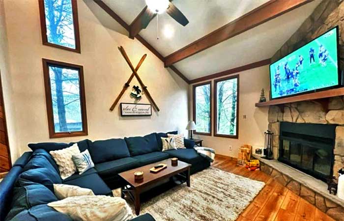 Big Boulder Ski Retreat Living Room