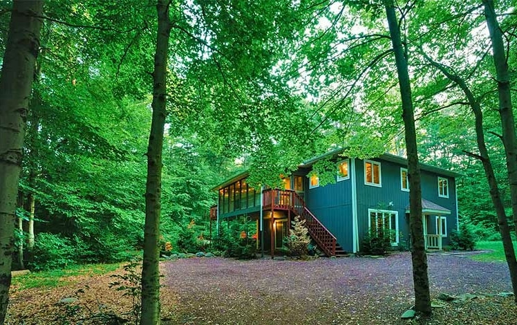 Blue Fawn Cabin exterior