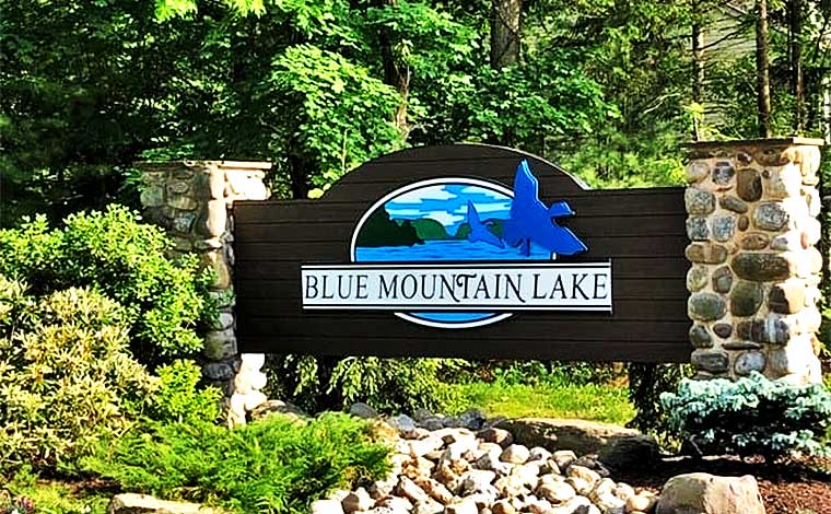 Blue Mountain Lake Club Entrance Sign