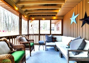 Blue Pine Chalet Screened-In Porch