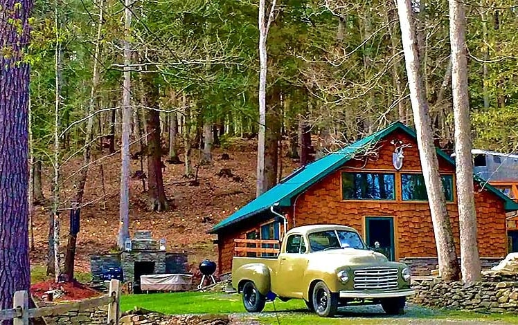 Bluestone Cabin exterior