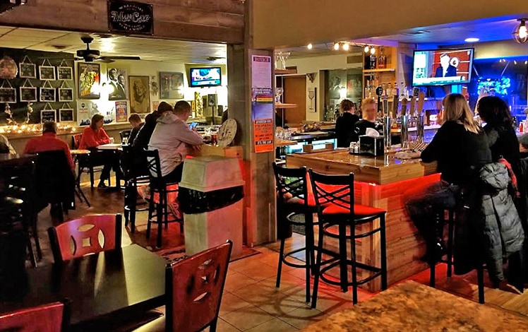 Bovino's Pizzeria & Brewery bar with tv