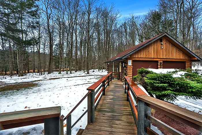 Cabin Royale Garage