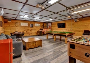 Cabin Royale Game Room