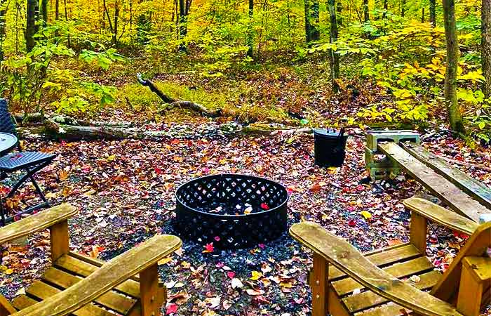 Cabin/Treehouse in Pocono Lake Fire Pit