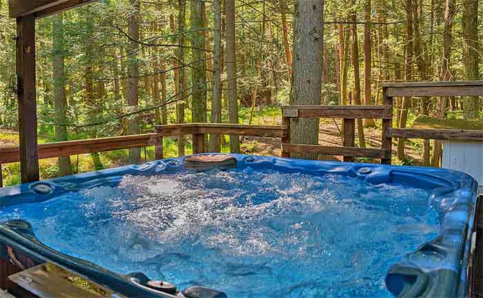 Cabins-4-Rent hot tub