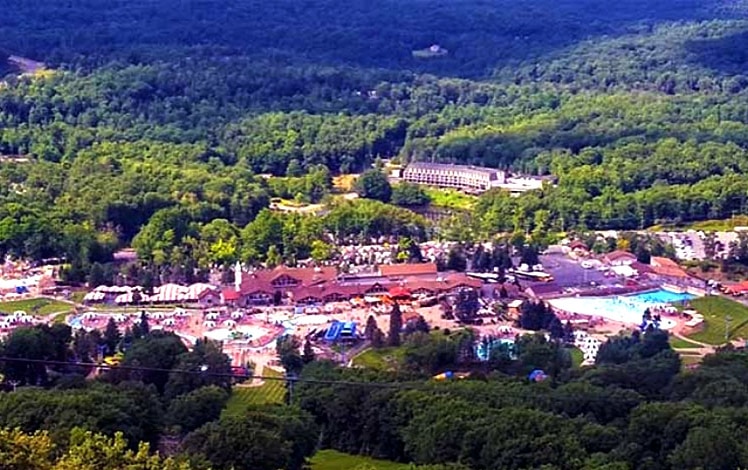 Camelbeach-Mountain-Outdoor-Water-Park-aerial-view