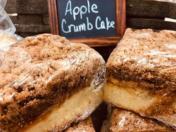 Camp-Umpy's-Bagels-&-Stuff-apple-crumb-cake