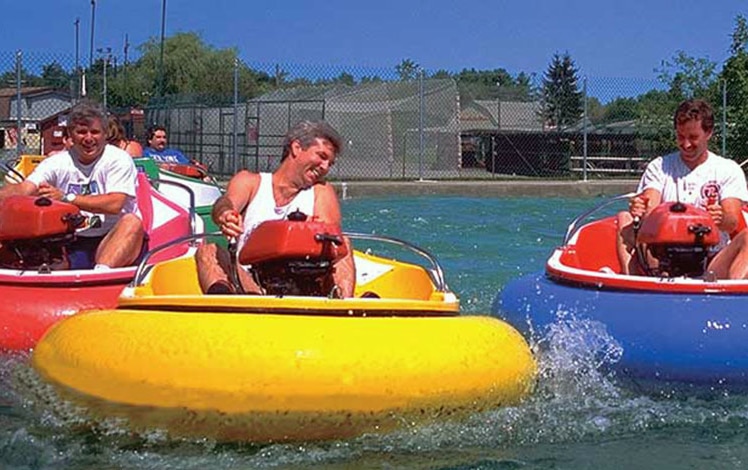 Carousel-Water-Fun-Park-fun-on-bumper-boats