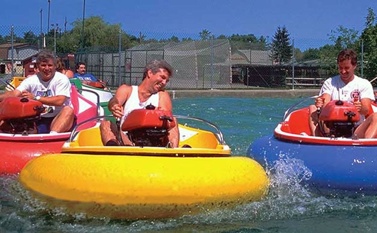 Carousel-Water-Fun-Park-fun-on-bumper-boats