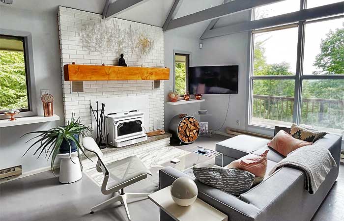 Catskills Mountain View Chalet Living Room