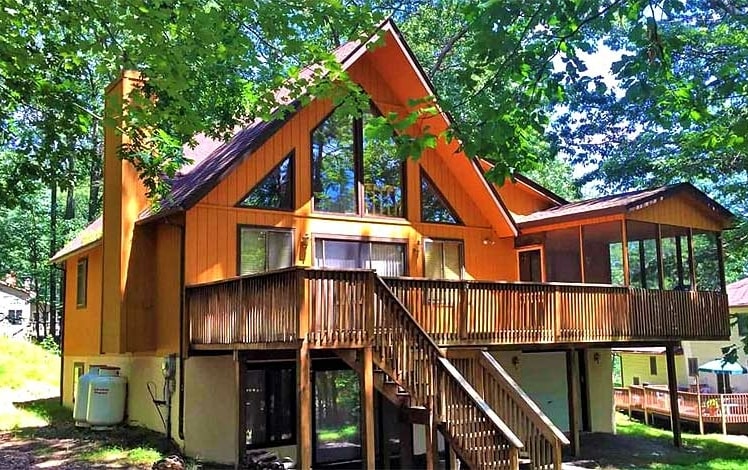 Chalet at Lake Wallenpaupack Exterior