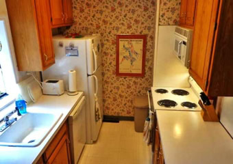 Classic Pocono Mountain Cottage Kitchen