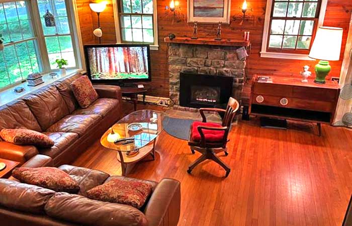 Classic Pocono Mountain Cottage Living Room