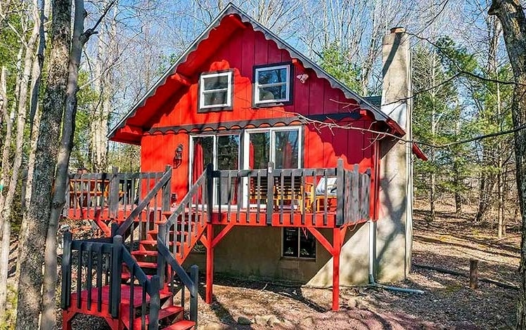 Cozy Pet Friendly Cabin exterior