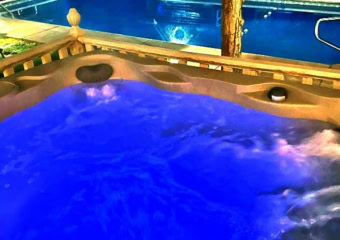 Cresco Beauty Hot Tub