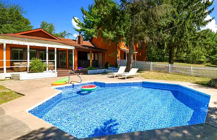 Cresco Pool House outdoor pool