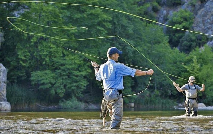 Cross Current Guide Service expert guides fishing in delaware river