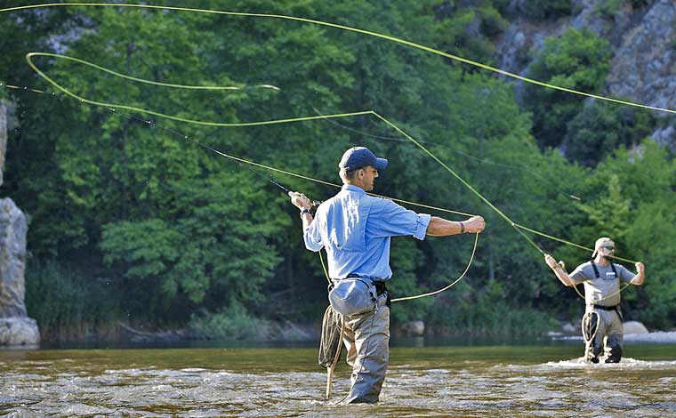 Cross Current Guide Service expert guides fishing in delaware river