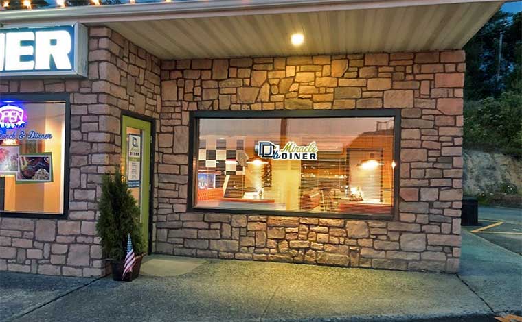 DD's Miracle Diner exterior building