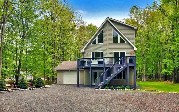 Dacha Chalet exterior