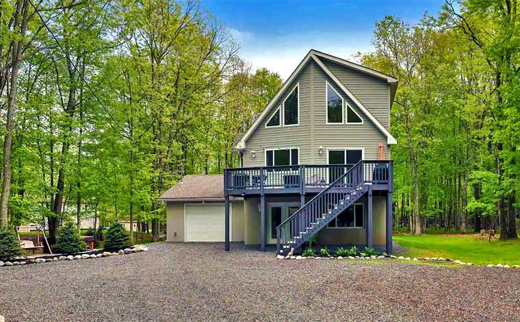 Dacha Chalet exterior