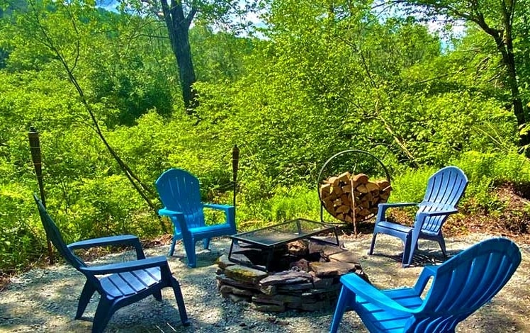 Daydreamin' on Dyberry Creek firepit