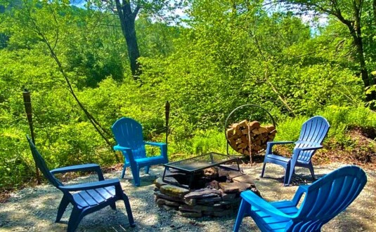 Daydreamin' on Dyberry Creek firepit