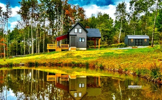 Debruce Pondhouse Exterior