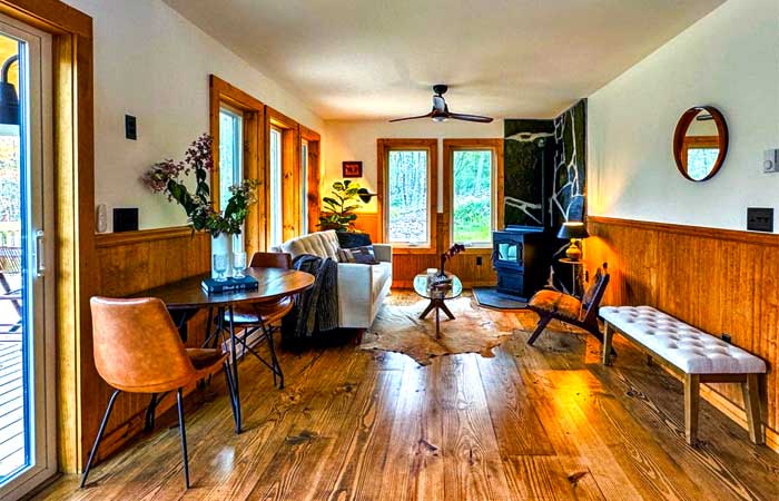 Debruce Pondhouse Living Room