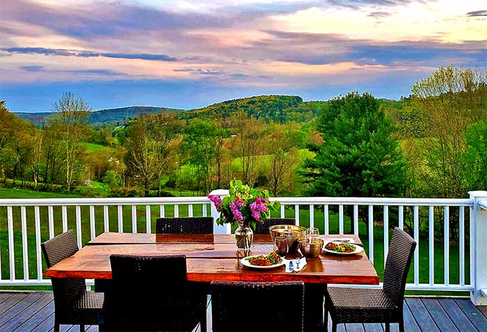 Deer Hollow Callicoon Dinner on the Deck