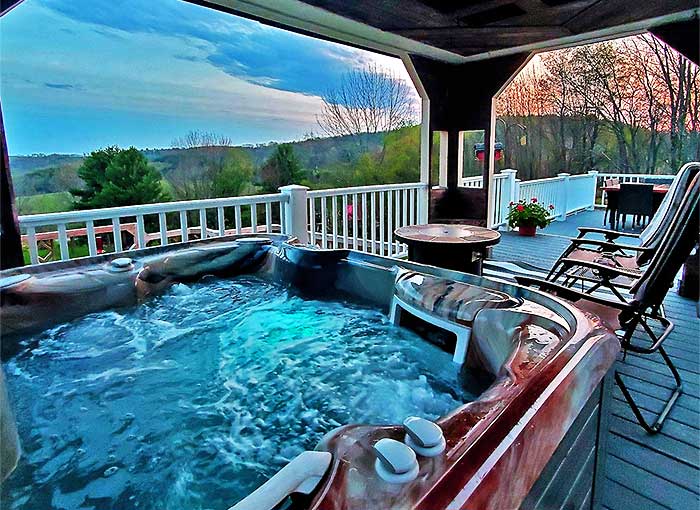 Deer Hollow Callicoon Beautiful Hot Tub on Deck