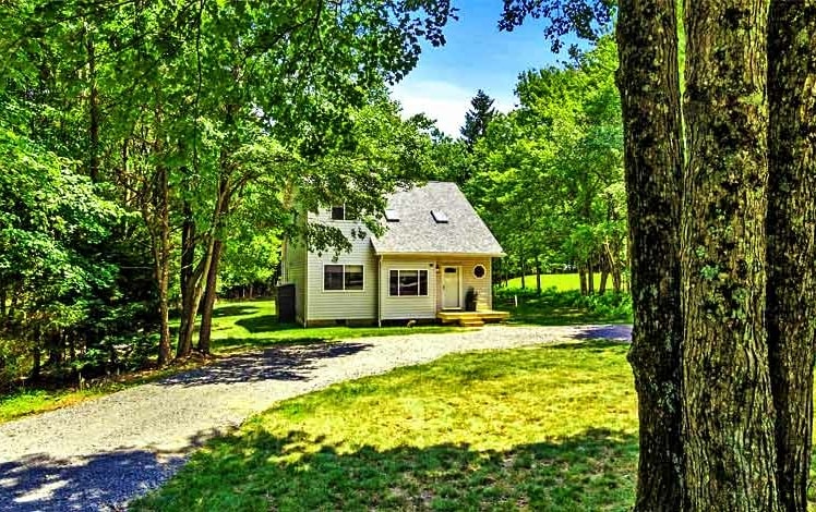 Deer Mountain Cottage Exterior